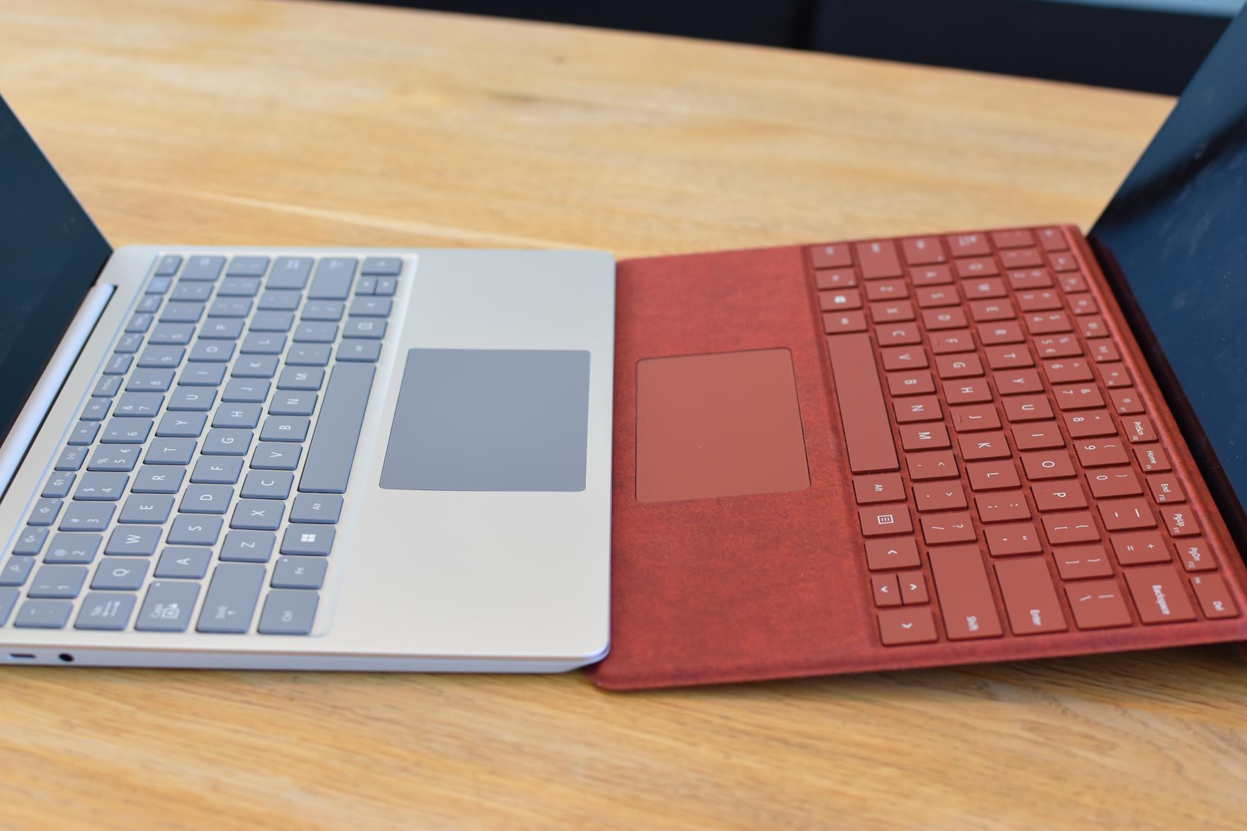 Microsoft Surface Laptop Go 2 vs Surface 8 Pro/ fot. OffTech