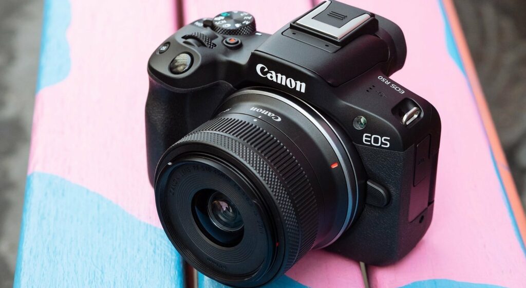 Canon EOS R50 / fot. Canon